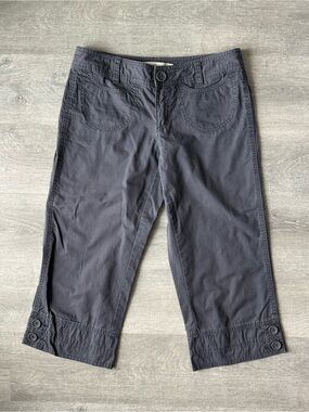 Giordano Dark Gray Cropped Button-Hem low rise Capris Y2K 2000s